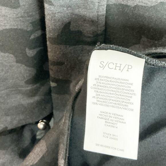 Cabi Black Grey Camo Camouflage Full Zip ATC Jacket 3911 Size Small - Picture 5 of 9